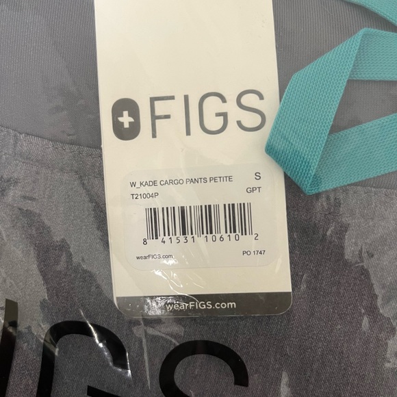 NIP FIGS Petite Kade Cargo Scrub Pant - Picture 4 of 4